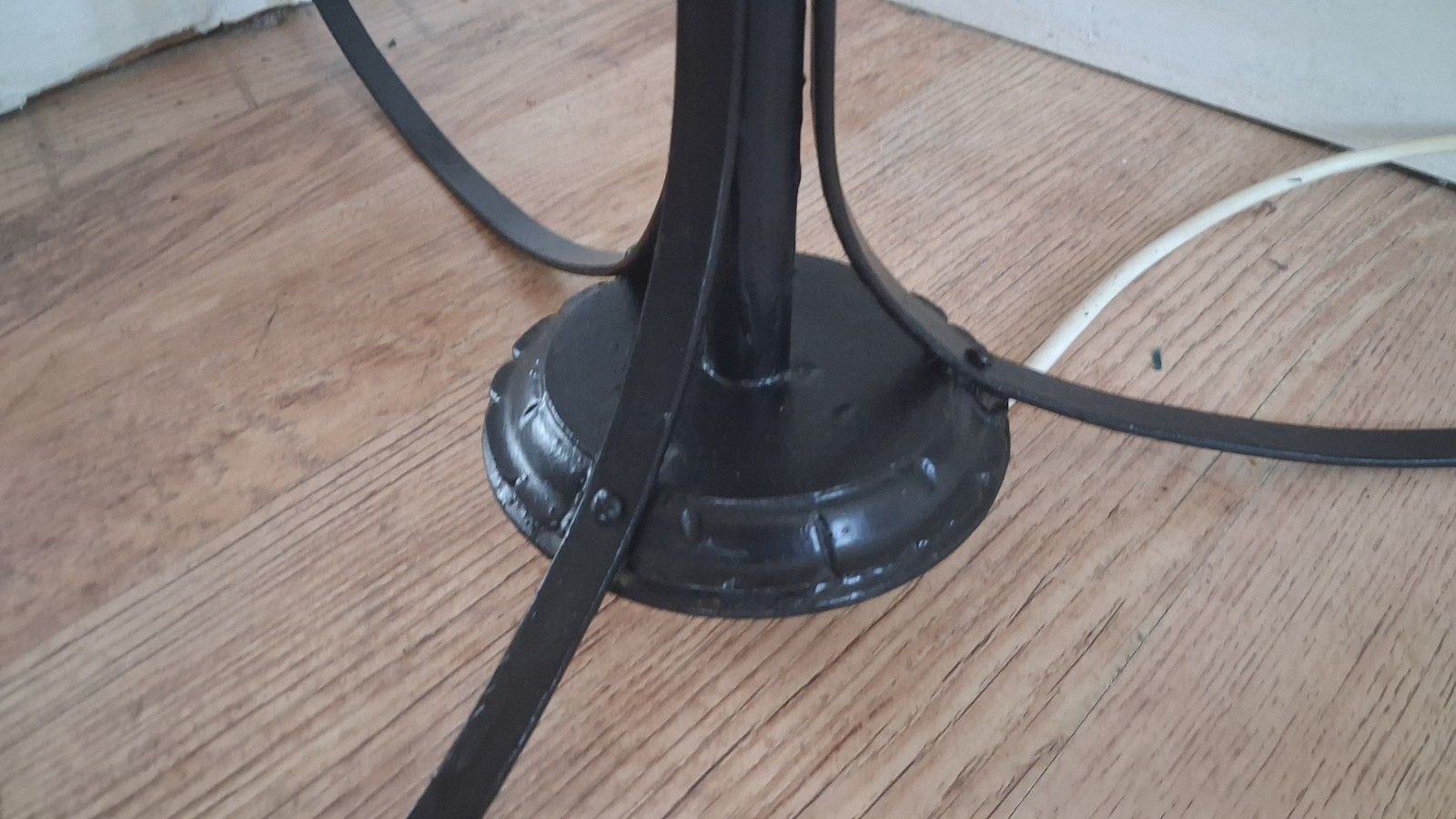 photo vintage 1960's French Mid Century Wrought Iron Standard /Floor Lamp