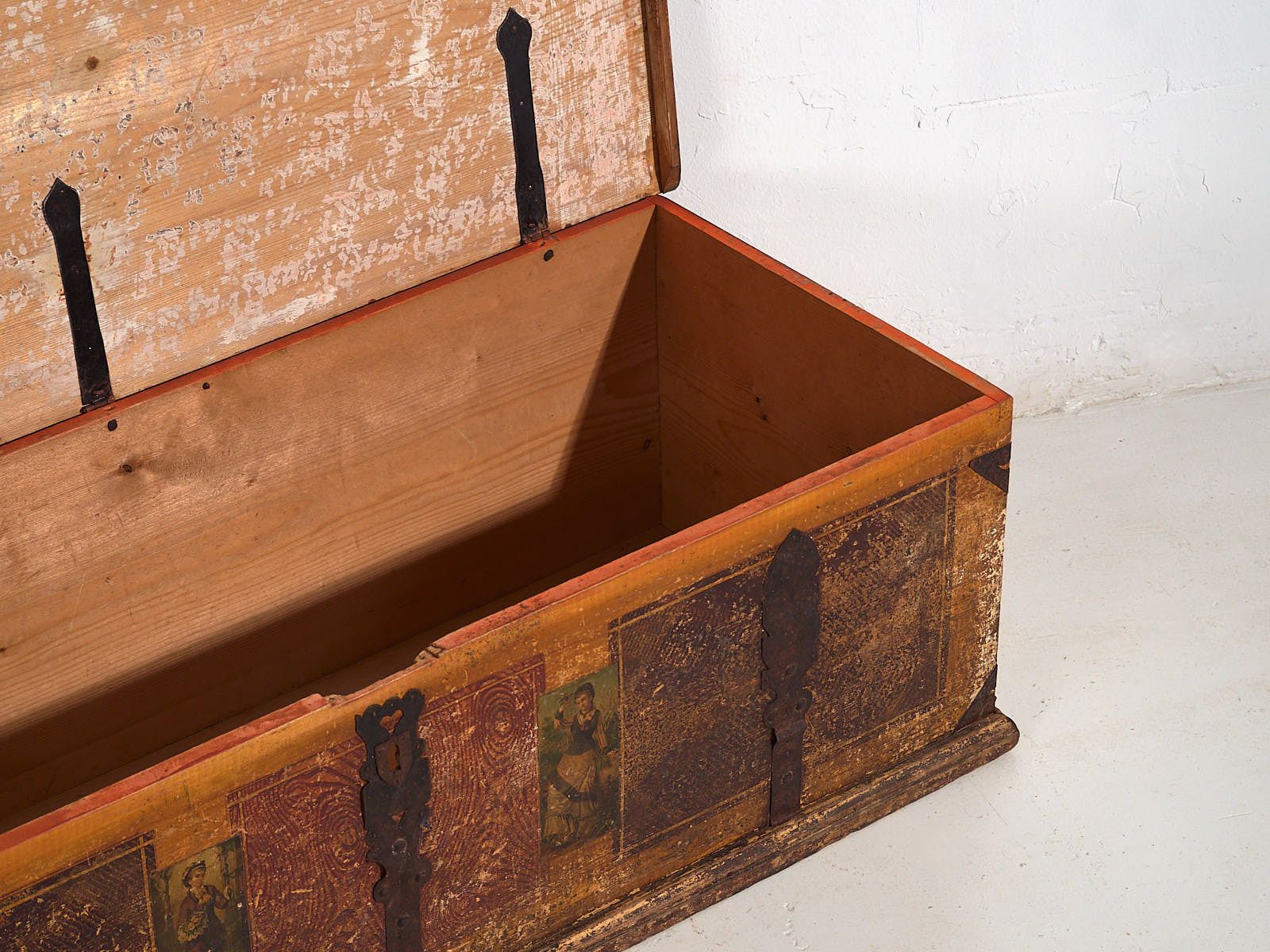 Antique Folk Art Bridal Trunk (C.1820) #103 photo Furniture