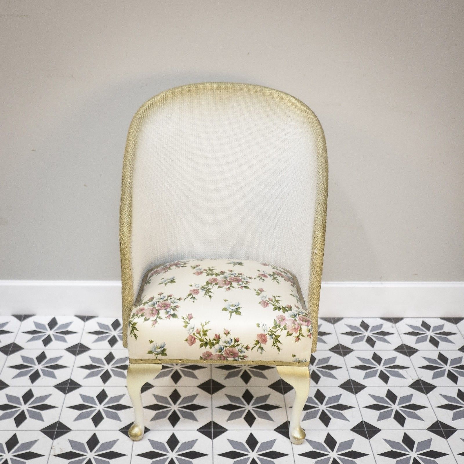 photo vinterior Lloyd Loom Ottoman Bedside Table And Chair Matching Set In White And Gold
