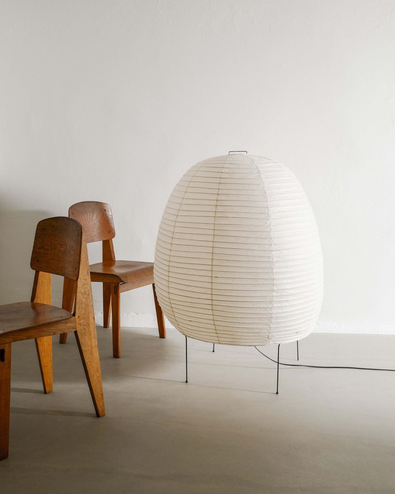 Mid Century Foor Lamp Model "N21" In Washi Paper And Metal By Isamu Noguchi For Ozeki & Co In Japan, 1960s photo for sale