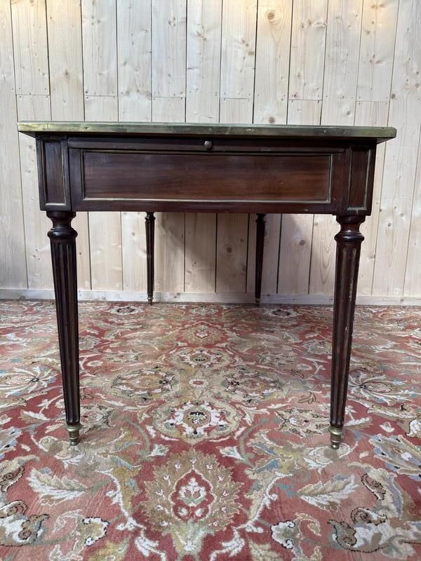 Bureau Plaît De Style Louis XVI En Acajou Et Filets De Laiton photo for sale