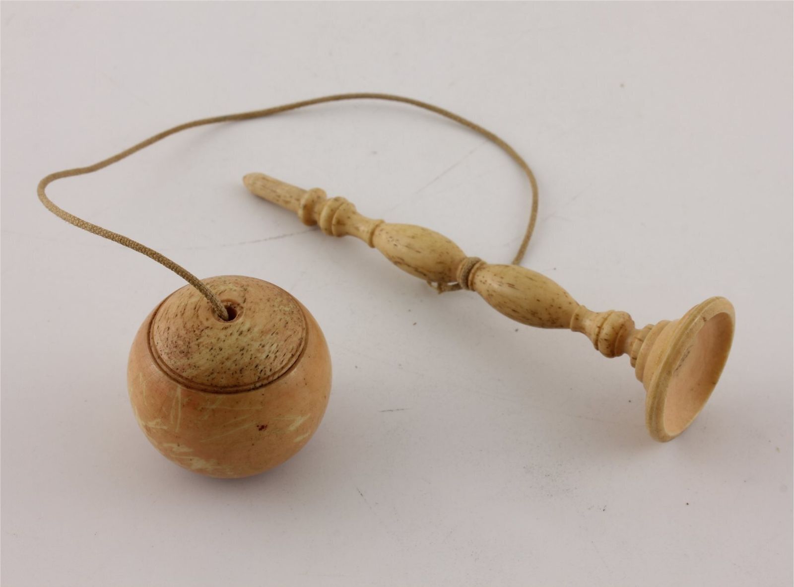 Bone Cup & Ball Game. Bilbocatch Bilboquet Game Of Skill. C1820. photo 295.0