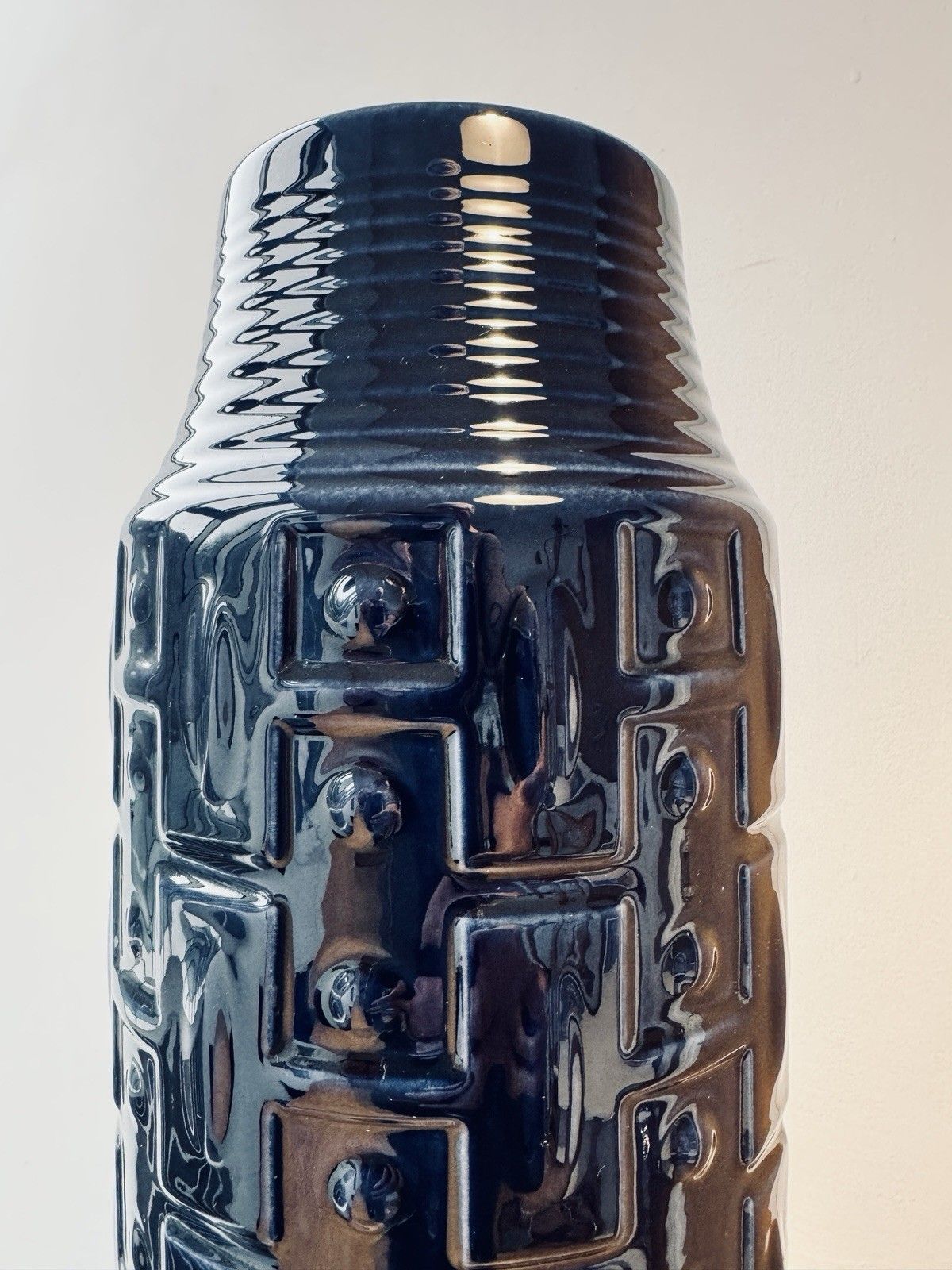 photo vintage Rare West German Carstens Tonnieshof Large Geometric Fat Lava Vase Model E 3 40