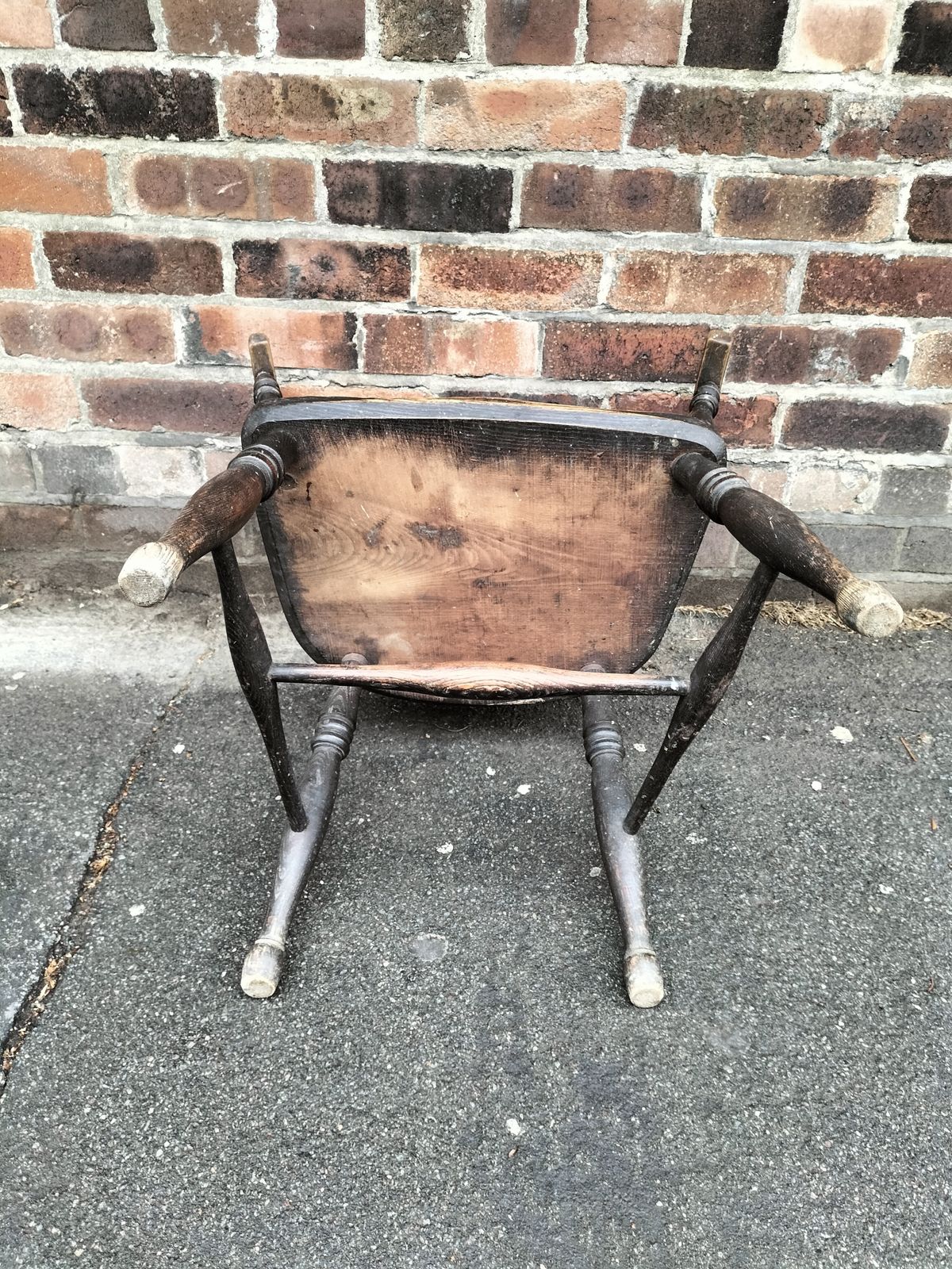 19th Century Windsor Chair With Great Patina photo vinterior