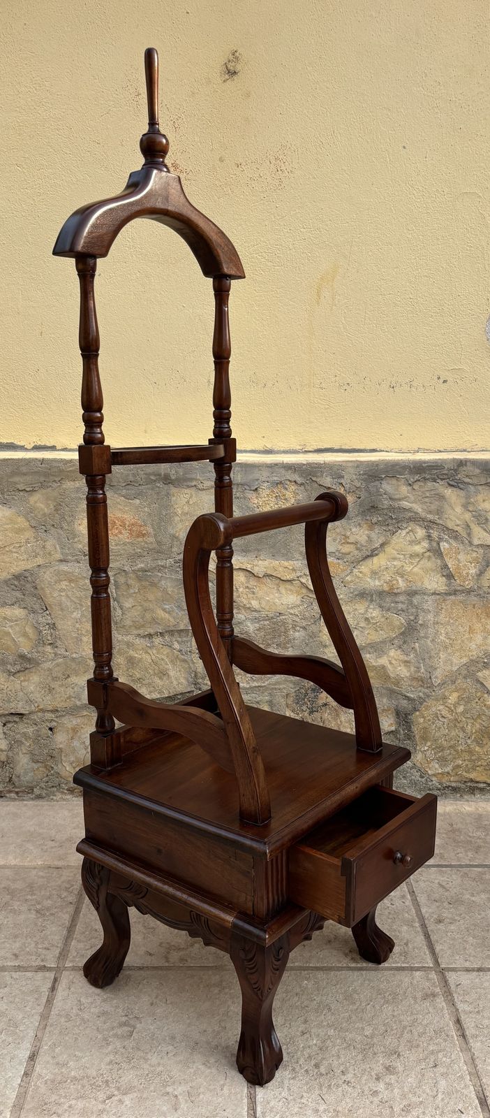 photo vinterior Antique English Chippendale Hardwood Valet Stand With One Drawer