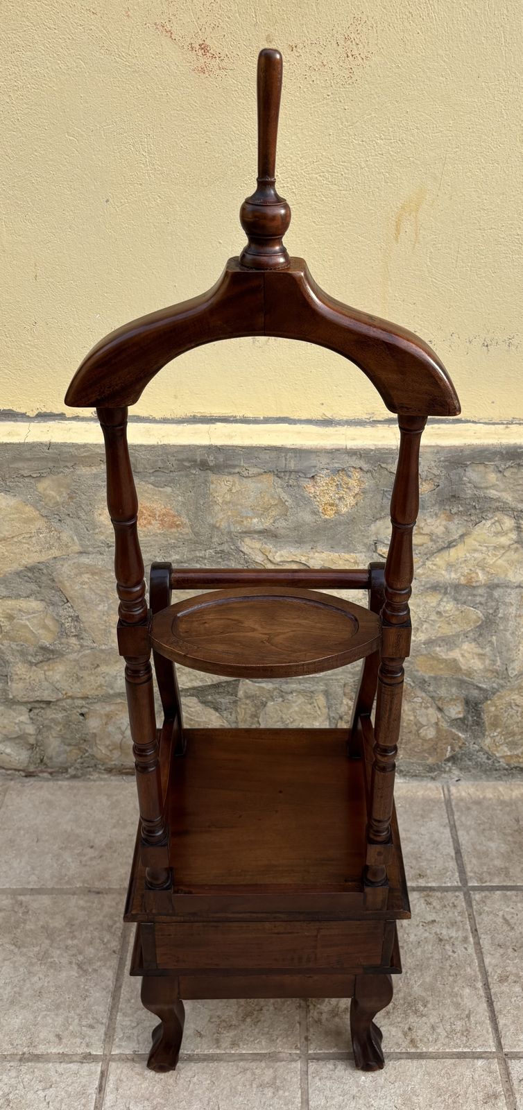 photo vintage Antique English Chippendale Hardwood Valet Stand With One Drawer