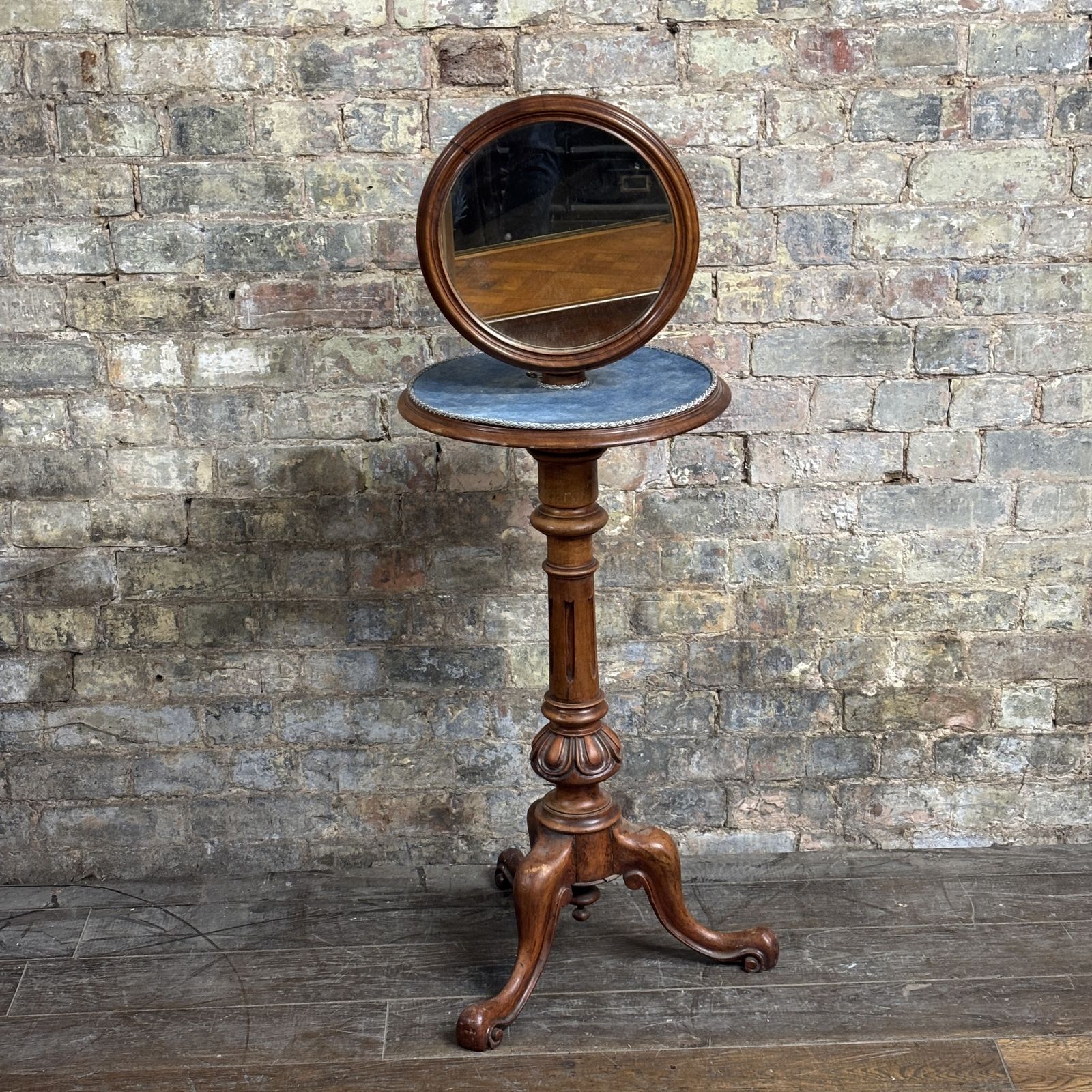 Victorian Mahogany Gentleman’s Shaving Mirror On Tripod Stand