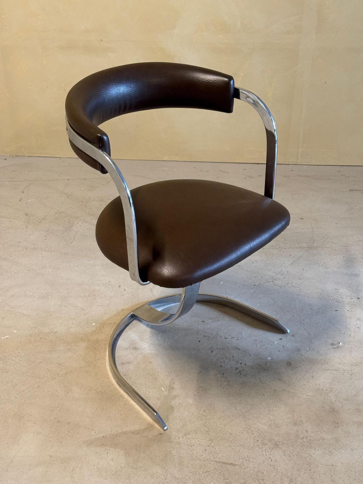Set Of 4 Cast Iron Chromed Diningchairs With Brown Leather Seating, 1970s photo vintage