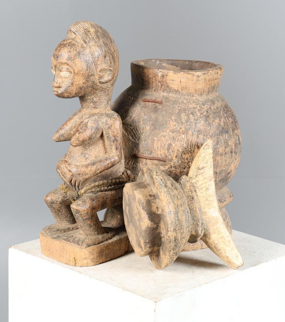 Rare Baule Mouse Oracle Box (Gnamien Kpan) Ivory Coast, Mid 20th Century Carving photo for sale