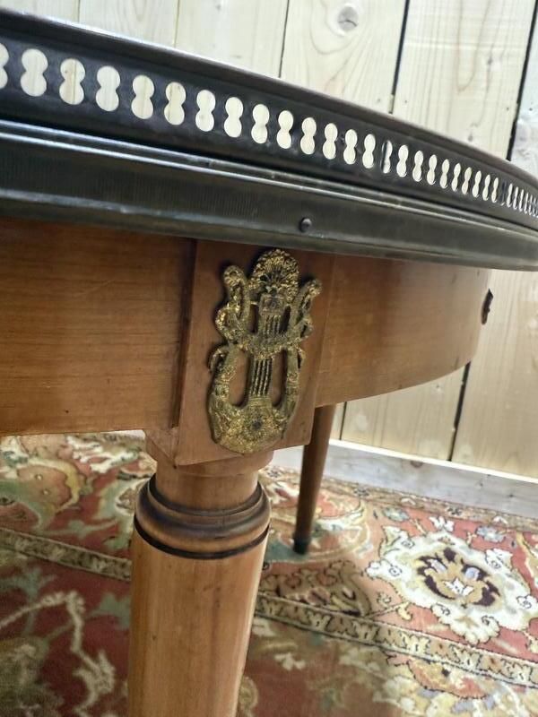 Table Basse Bouilllote De Style Louis XVI Marbre De Carrare photo furniture