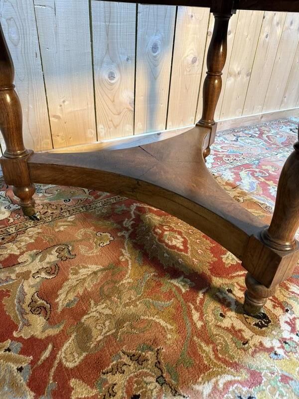 Table Ronde D'appoint   Guéridon époque Louis Philippe En Noyer Massif photo for sale