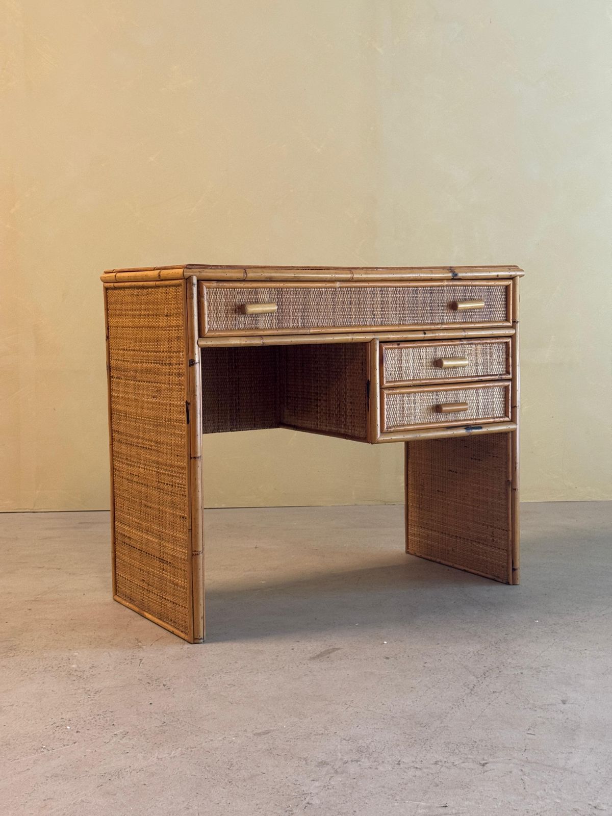 Mid Century Bureau Van Bamboe En Rotan, Jaren 1970