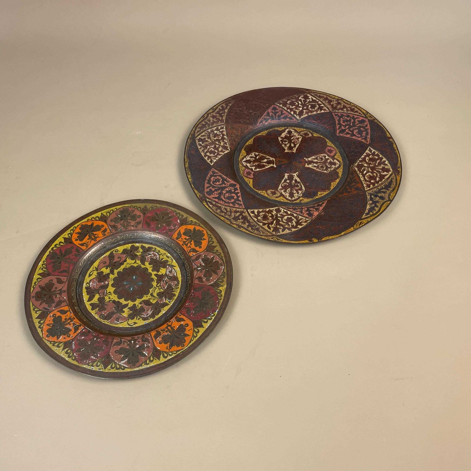 Set Of 2 Antique Metal Gold Indian Patterned Brass Tray 24.5cm Plate Handmade Etched Intricate Decorative Patterned Wall Art Round Vintage photo 50.0