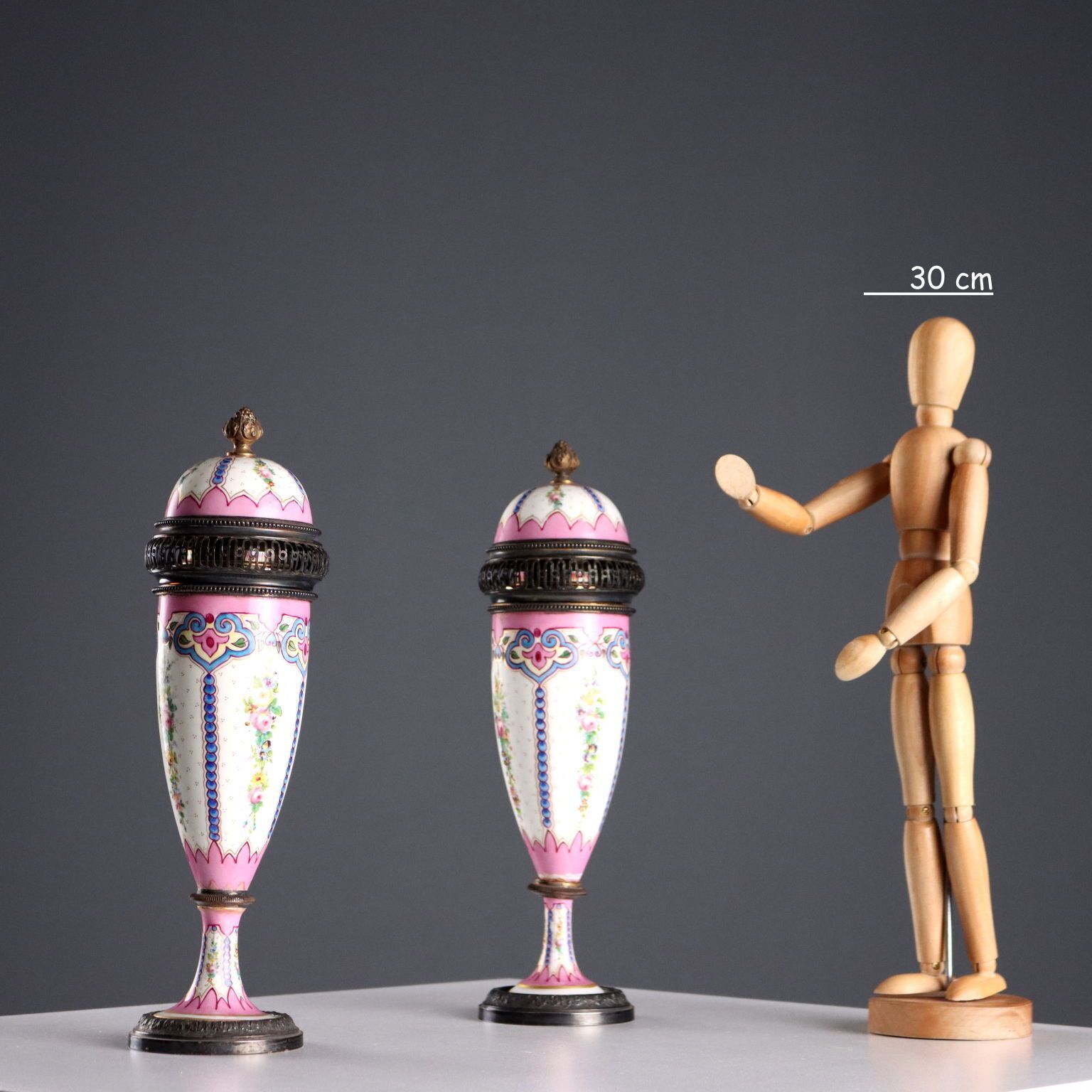 Coppia Di Profumatori In Argento E Porcellana Manifattura Di Limoges photo furniture