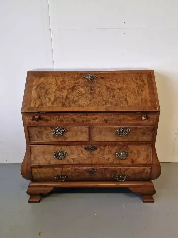 Antique Secretary, 1800s photo vinterior