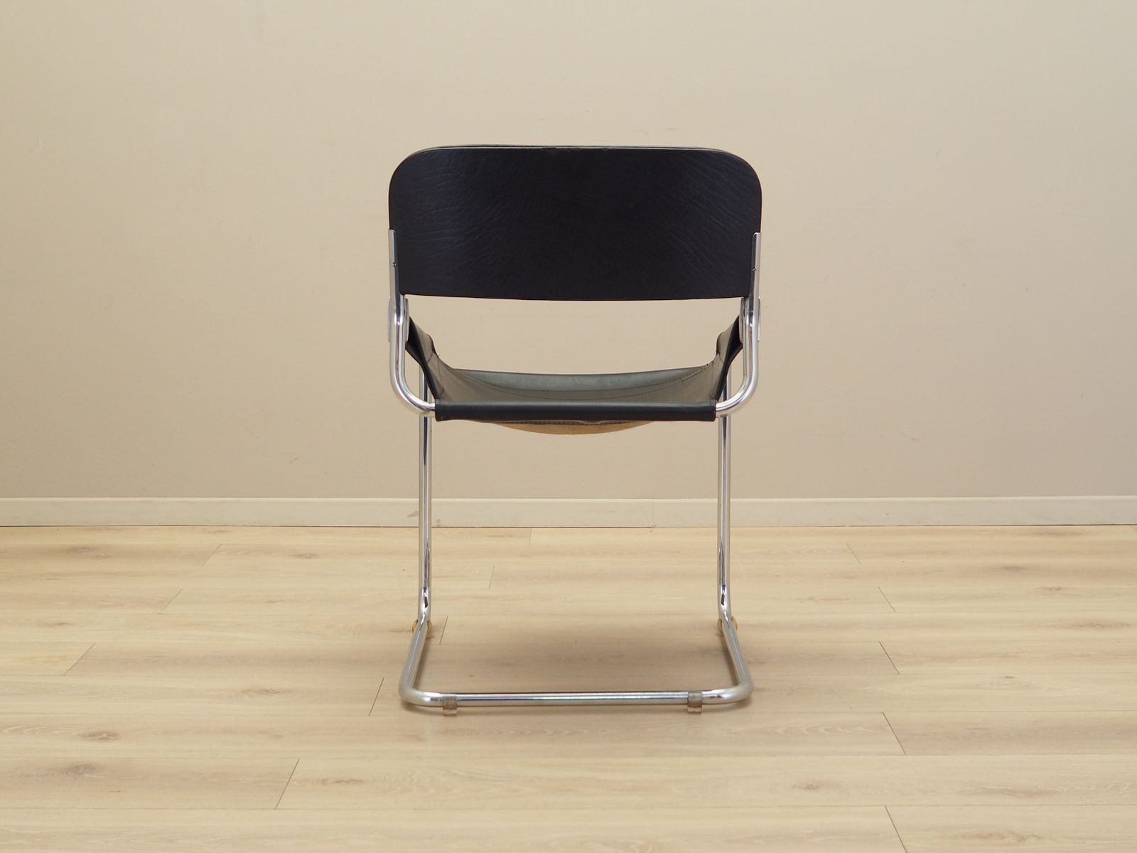 Leather Chair, Italian Design, 1970s, Production: Italy photo vinterior