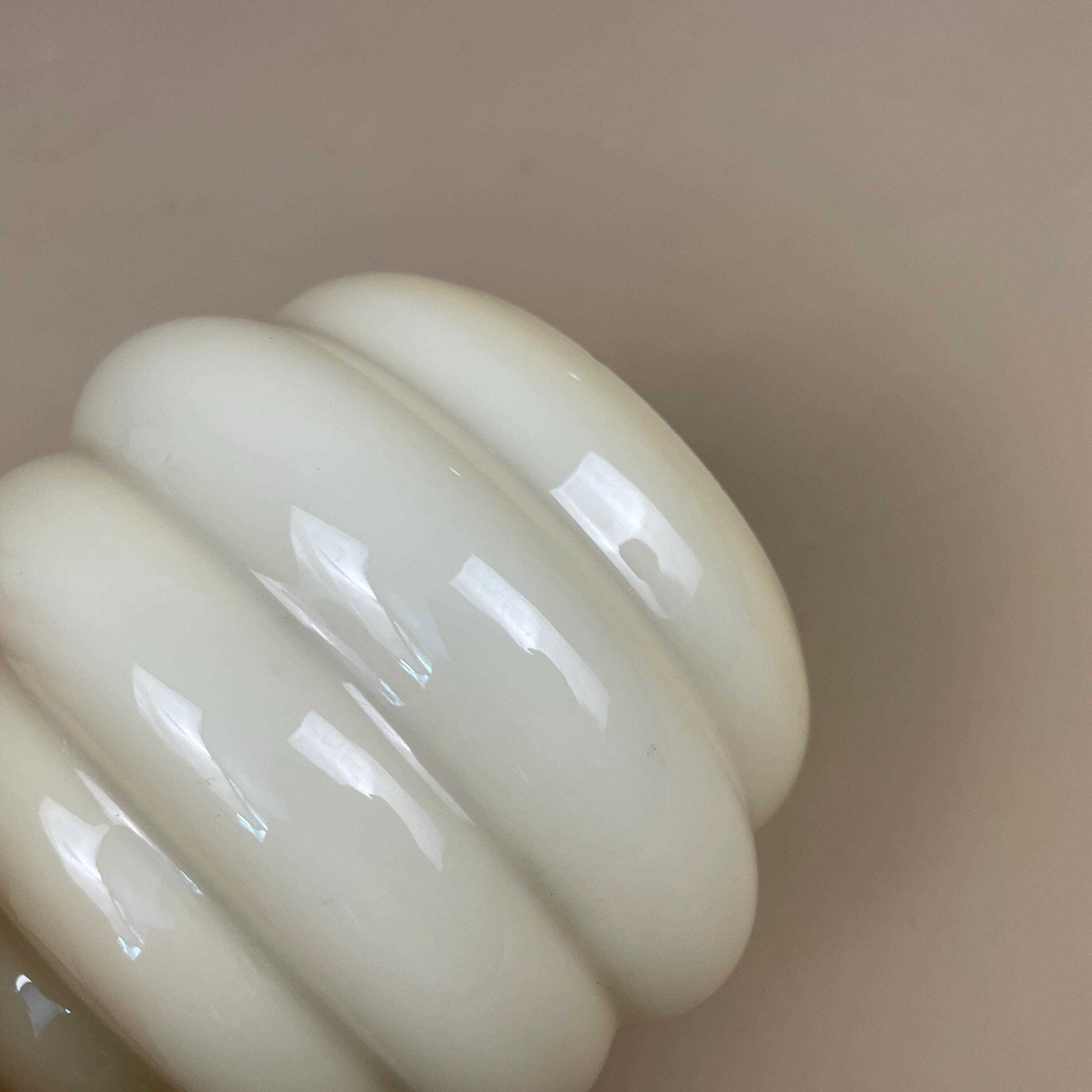 photo furniture Vintage Glass Ceiling Light Shade Clear Beige Pendant Tiffany Style Art Deco Silver Metal Fitting Antique Bell Ribbed Pattern Lamp Hanging