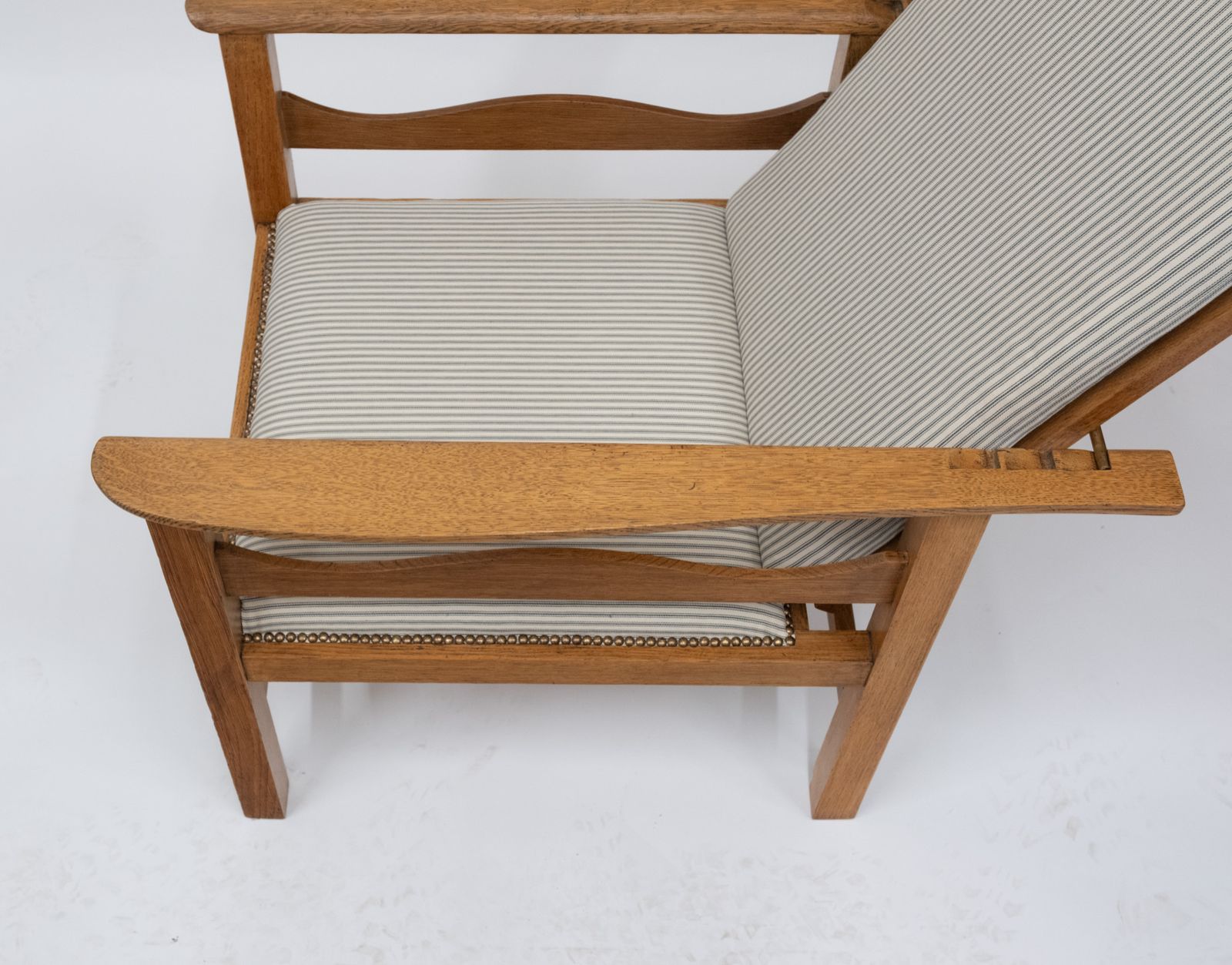 photo vinterior Ambrose Heal Oak Arts & Crafts Reclining Chair For Heals Of London
