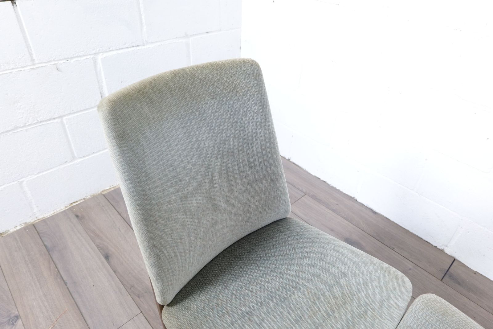 photo furniture Pair Of Elliott's Of Newbury Eon Teak Dining Chairs