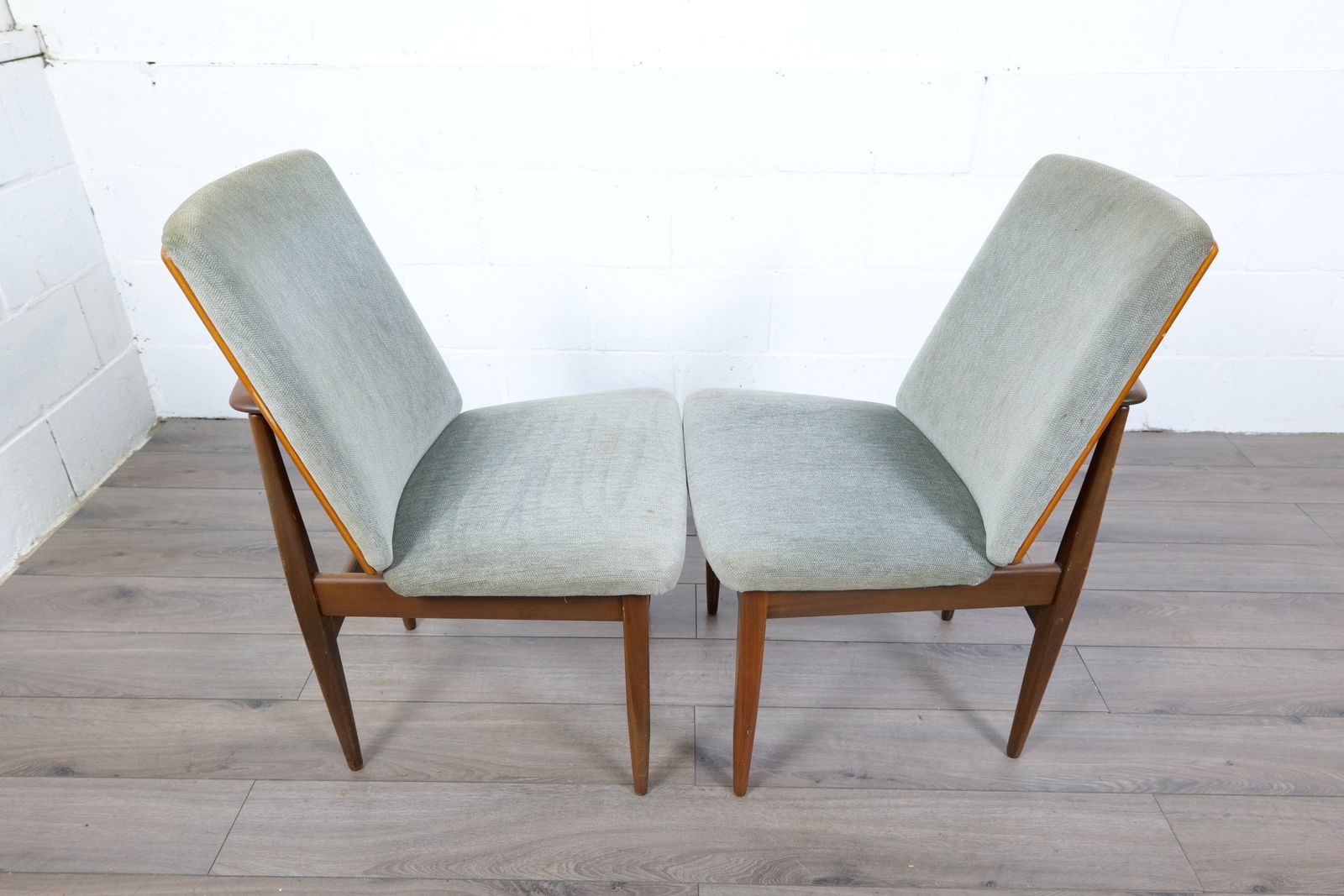 photo buy Pair Of Elliott's Of Newbury Eon Teak Dining Chairs