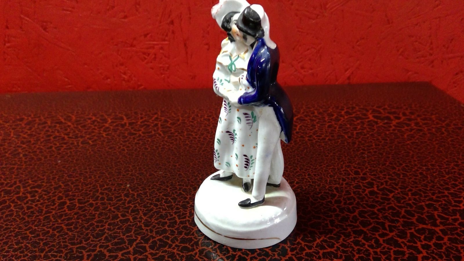 Small Staffordshire Porcelaneous Pottery Group Of A Dandy With His Moll.With Discounts photo Home Decor