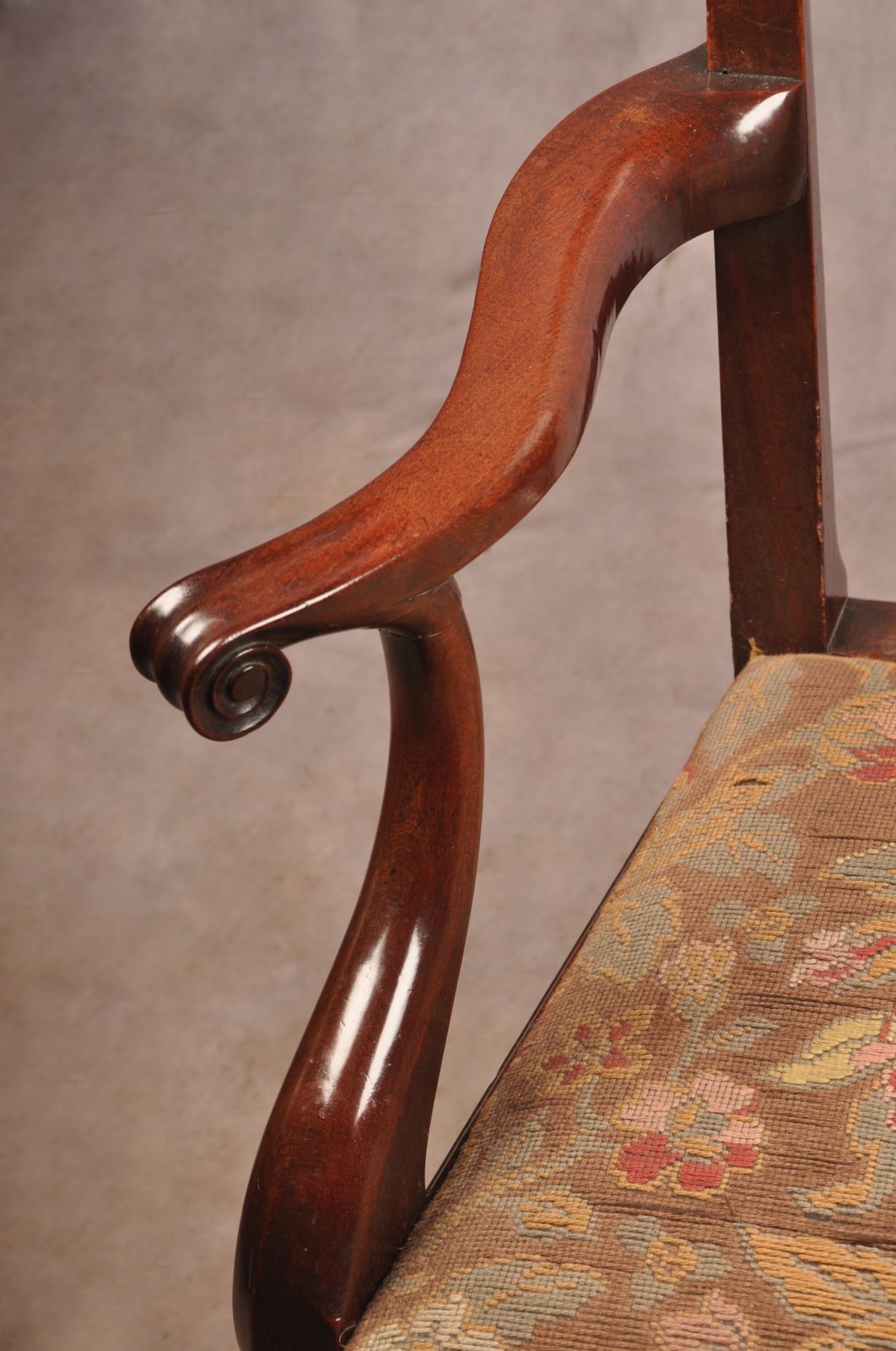 Fine 18th Century Irish Mahogany Armchair photo 3600.0