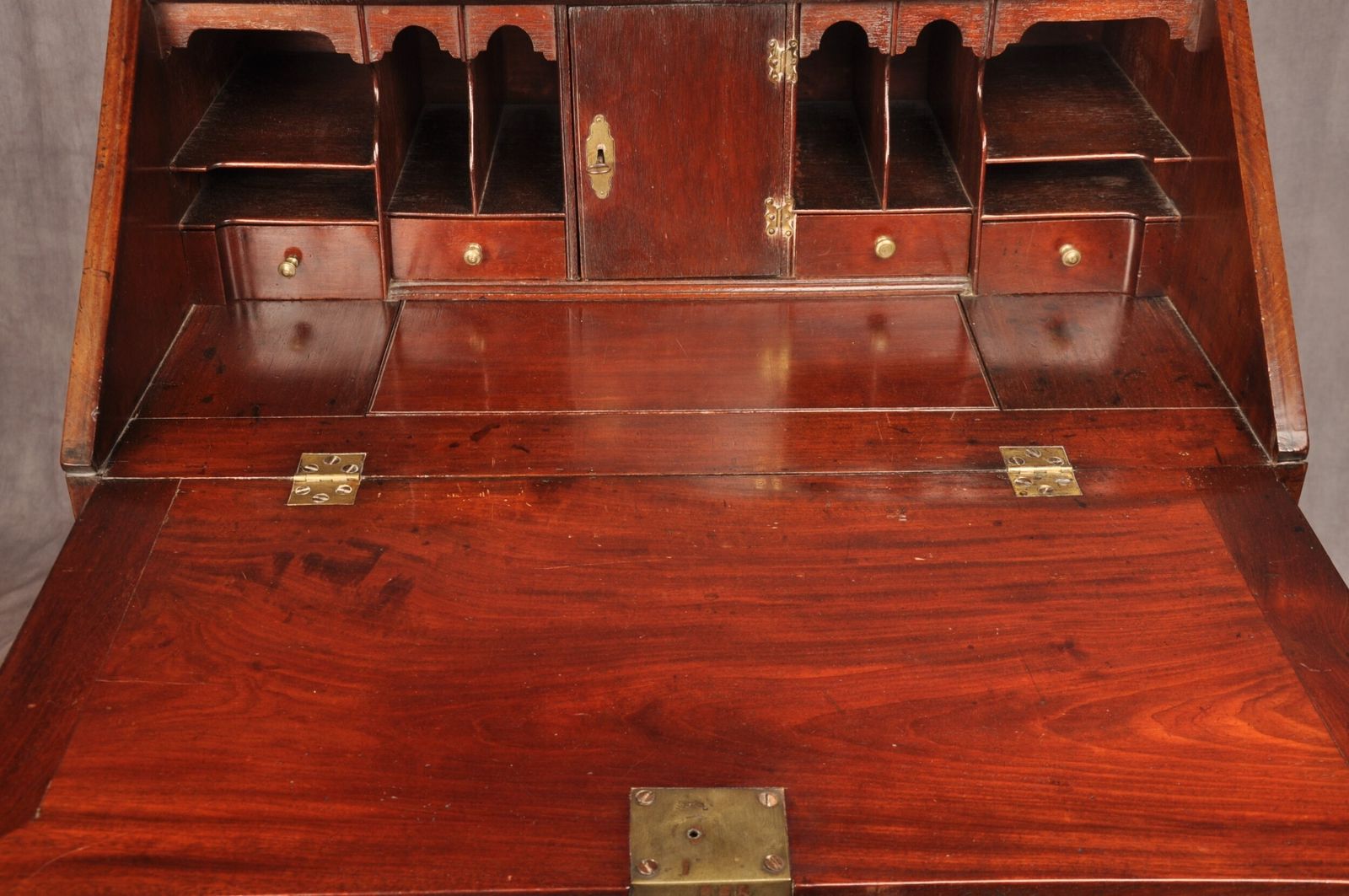 A Fine Small Early 18th Century Mahogany Bureau photo Furniture