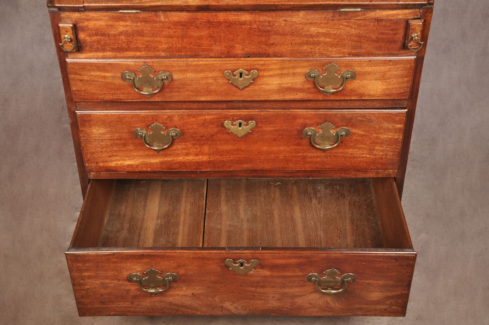 1900.0 A Fine Small Early 18th Century Mahogany Bureau photo