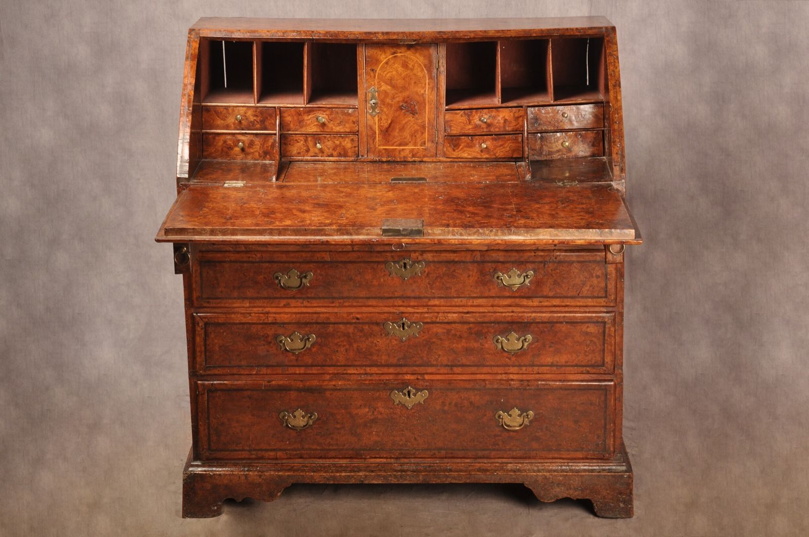 Exceptional Early 18th Century Burr Elm Bureau photo Furniture