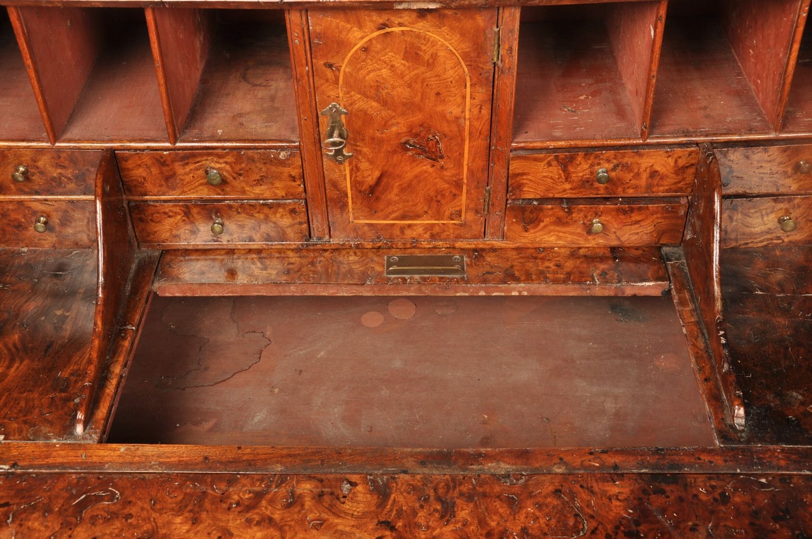 Exceptional Early 18th Century Burr Elm Bureau photo vinterior