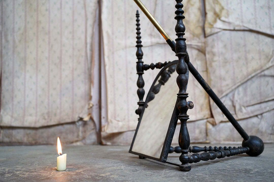 A Unique Early Victorian Ebonised & Bobbin Turned Adjustable Telescopic Table Mirror C.1850 photo 1280.0
