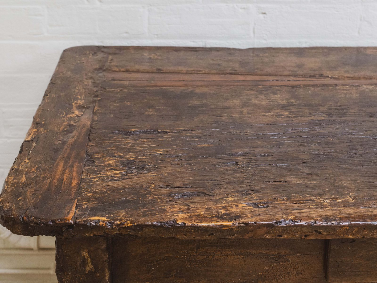photo vinterior Antique 17th Century Franco Flemish Walnut Refectory Table