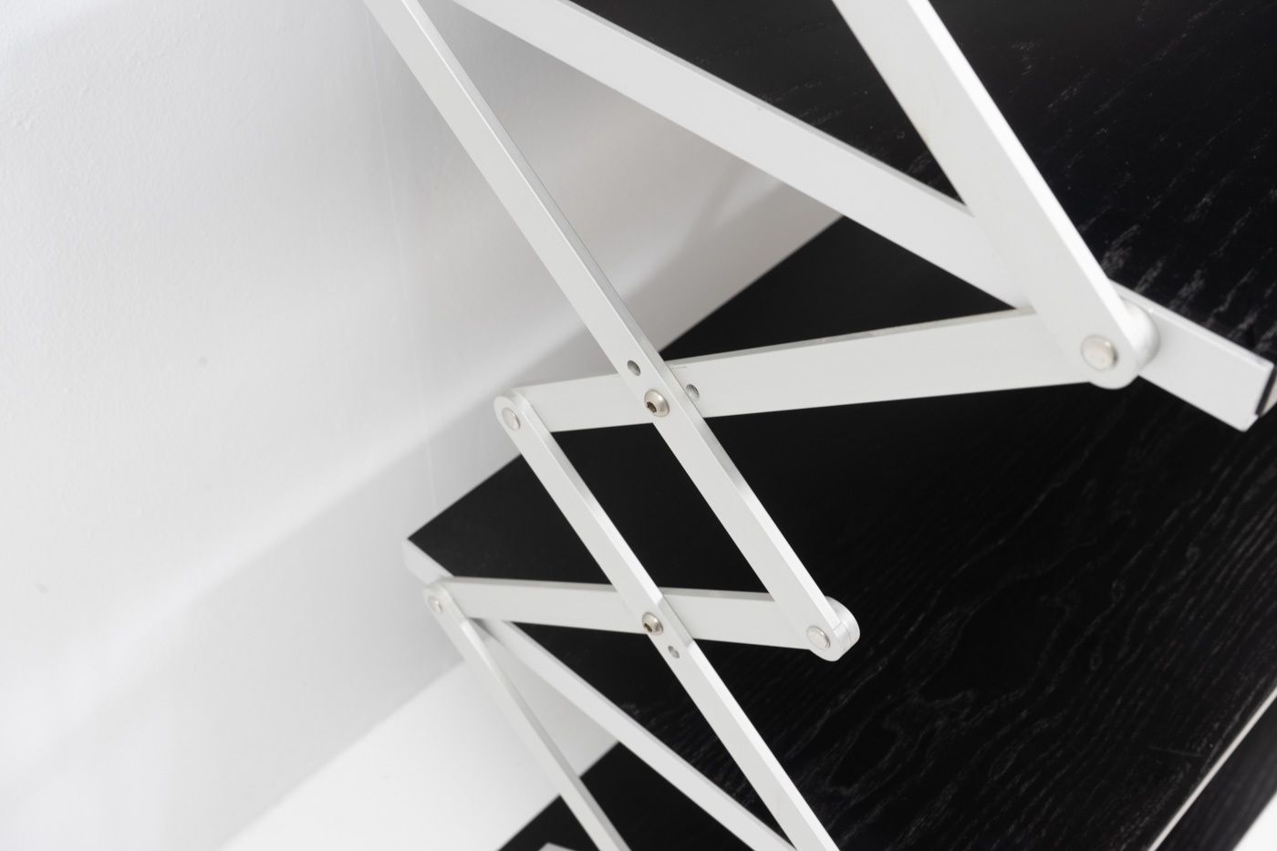 Thut Furniture, Scissor Shelves – Switzerland 2000s photo vinterior