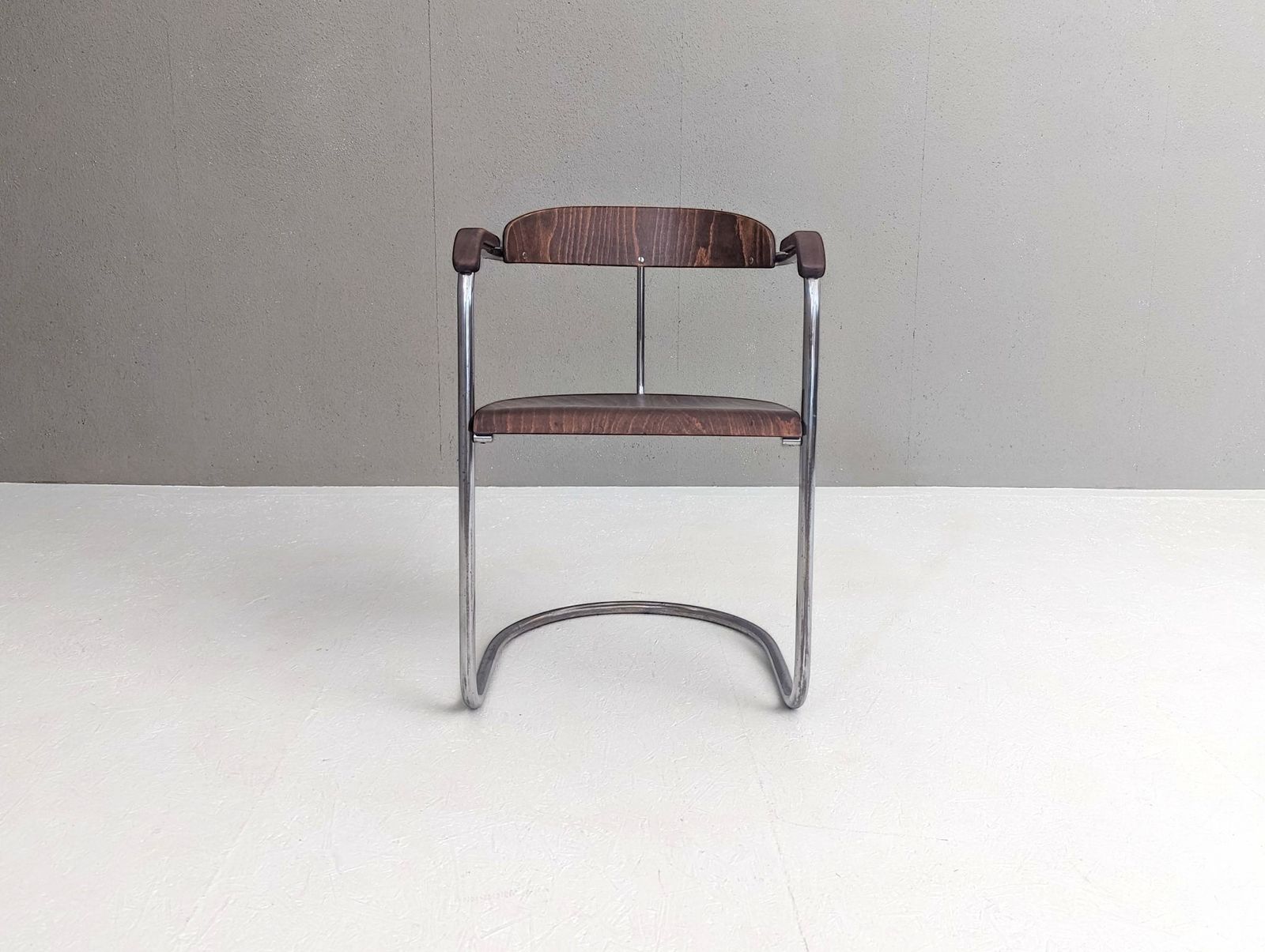 Pair Of Ss 33 Cantilever Armchairs By Hans & Wassili Luckhardt, 1930s photo vintage