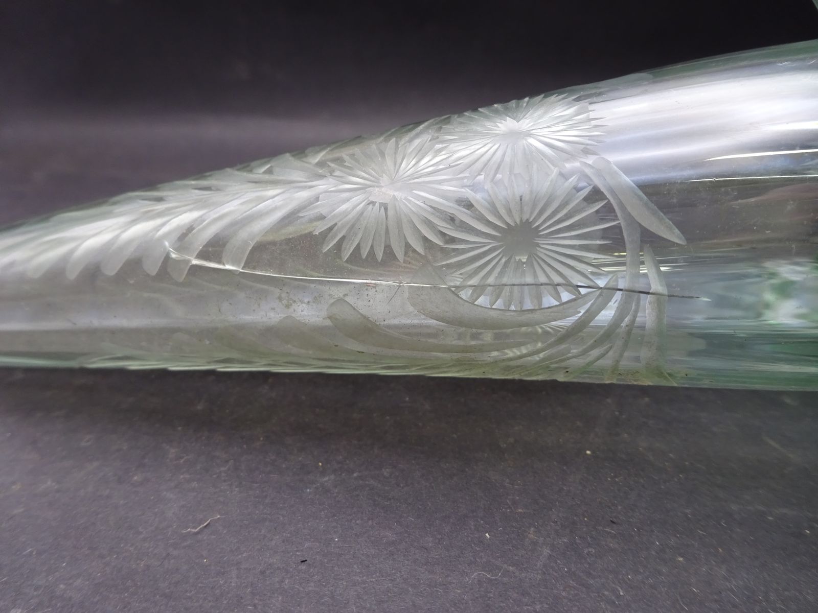 photo furniture 5 Victorian Green And Opalescent Fluted Glass Epergne Pieces (Amended Listing)