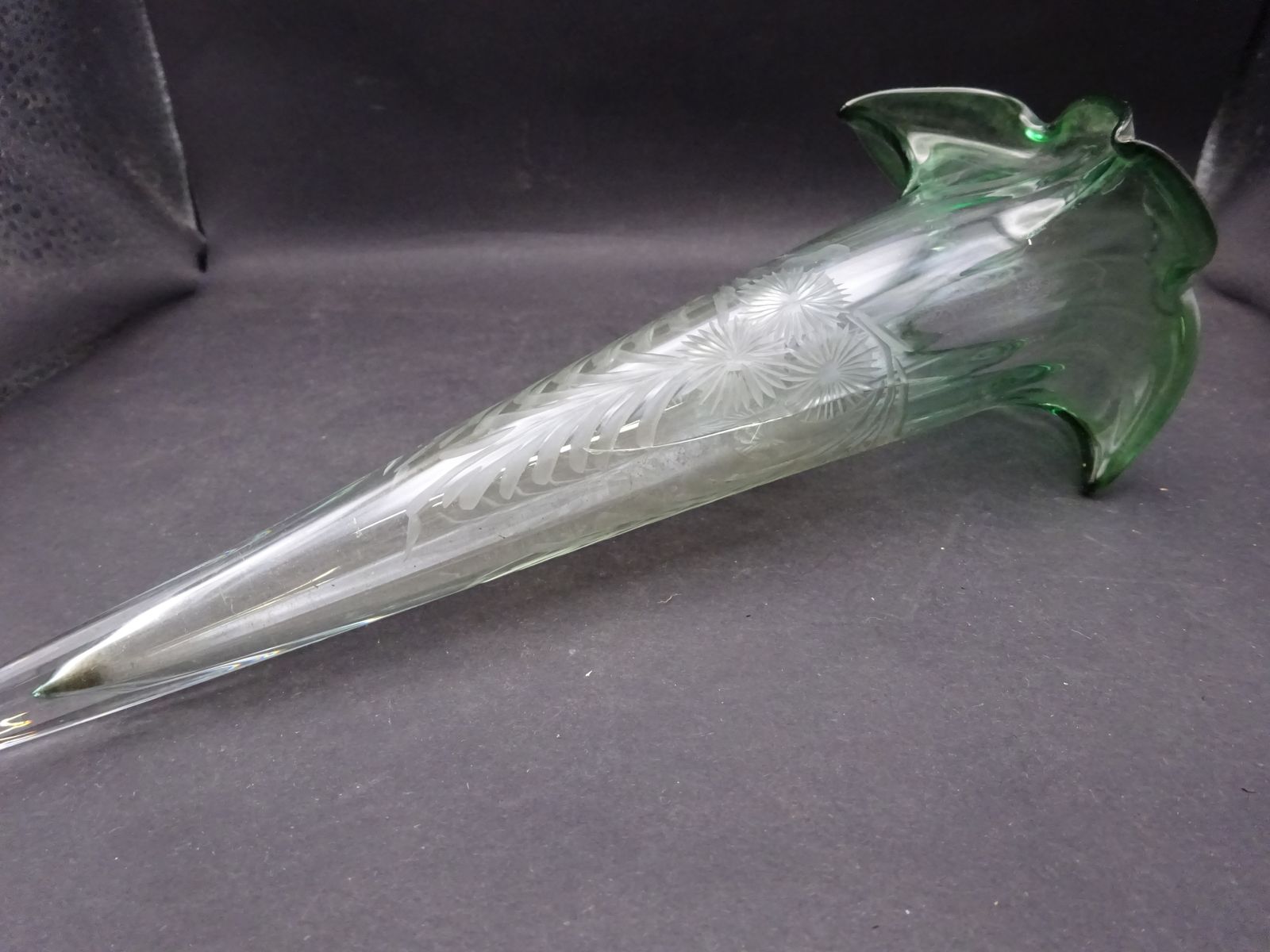 Home Decor 5 Victorian Green And Opalescent Fluted Glass Epergne Pieces (Amended Listing) photo