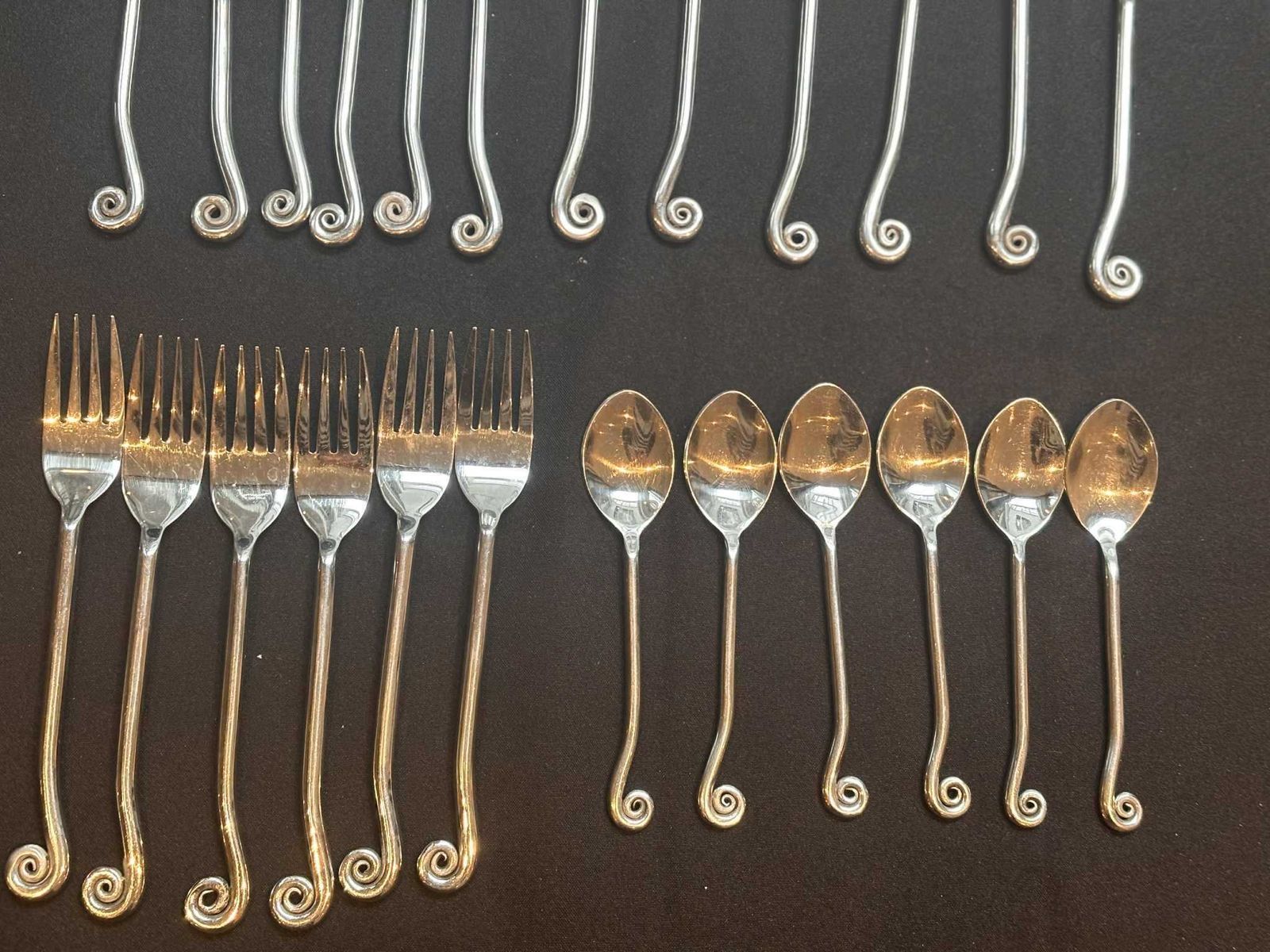 Set 24 Flatware Swirl Twist Cutlery French Twisted Ends Spiral Ends Brutalist Decor Medieval Viking Style Handmade 6 Gift Wedding photo Home Decor