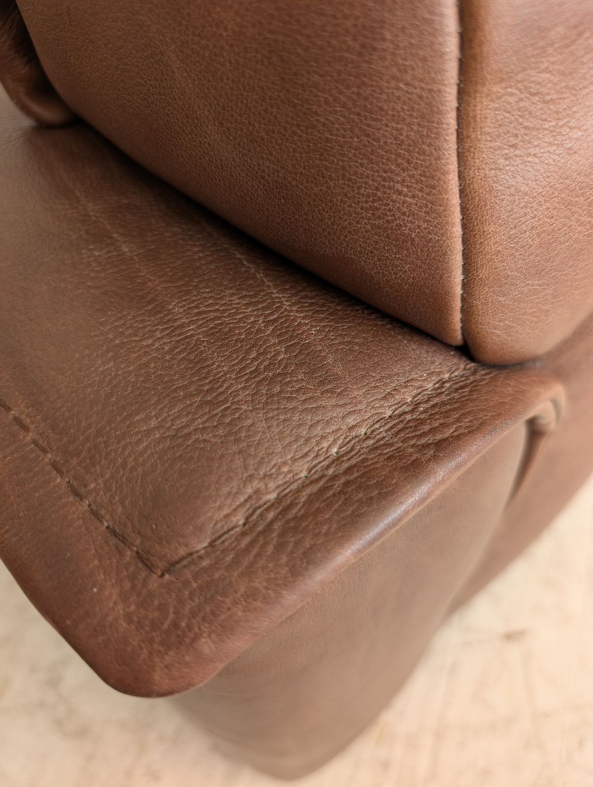 Large Vintage Dutch Mid Century Buffalo Leather Armchair By Leolux, 1970s photo 699.0