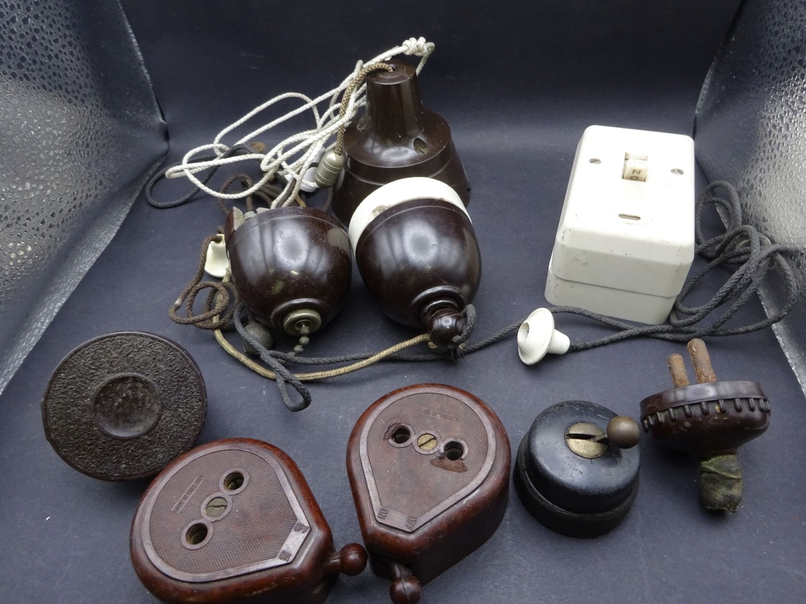 Collection Of Bakelite/Plastic Switches And Plugs For Restoration/Rewire