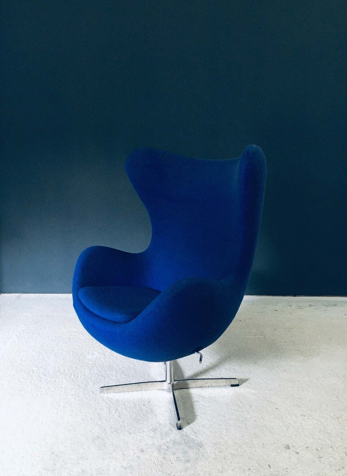 Mid Century Modern Scandinavian Design Egg Chair Van Arne Jacobsen, Denemarken, Ca. Jaren 1970 photo Meubels
