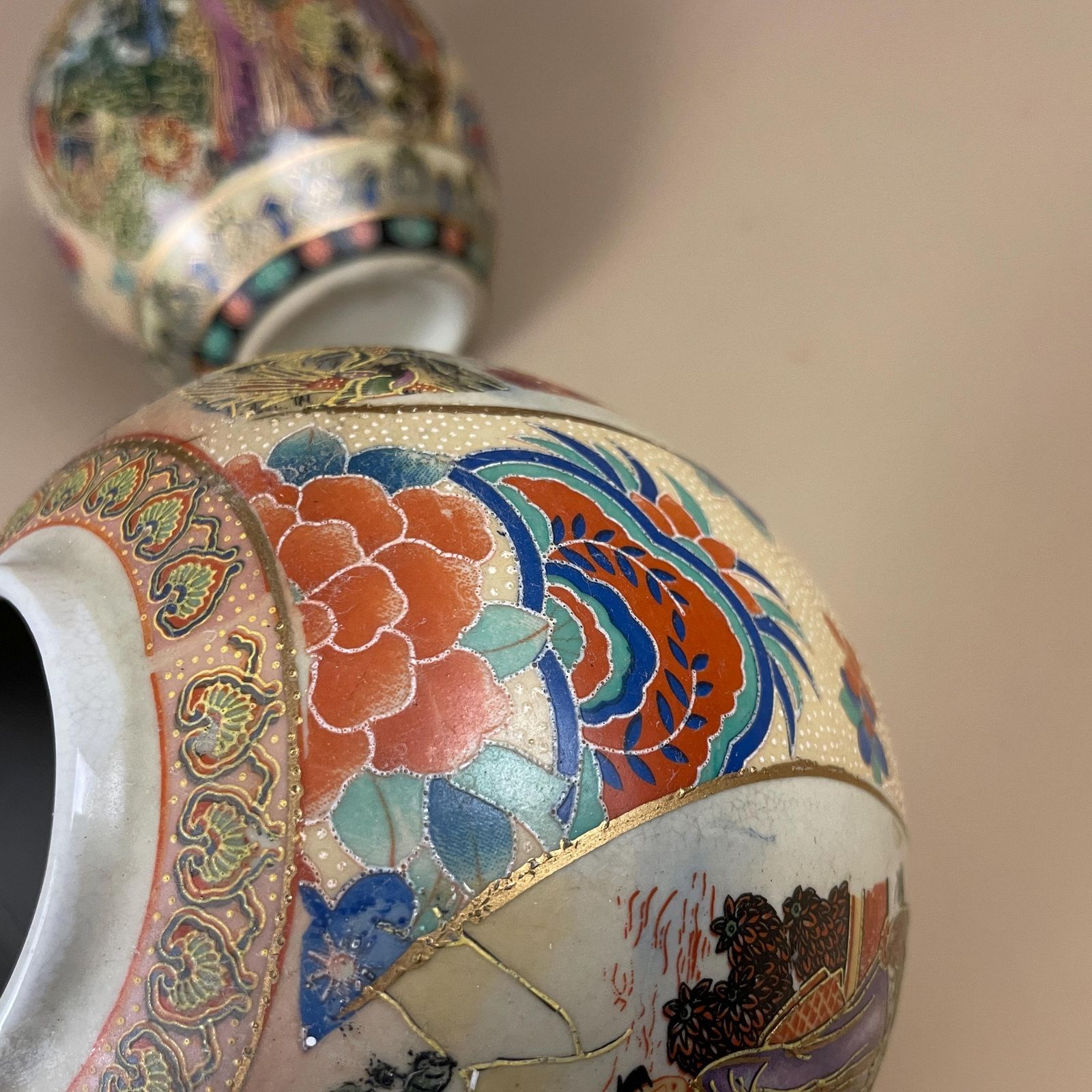 photo furniture Set Of Two Pots Hand Painted Floral Motif Geisha Chinese Oriental Ceramic Vases Decorative Set Mantle Ends Yellow Home Decor