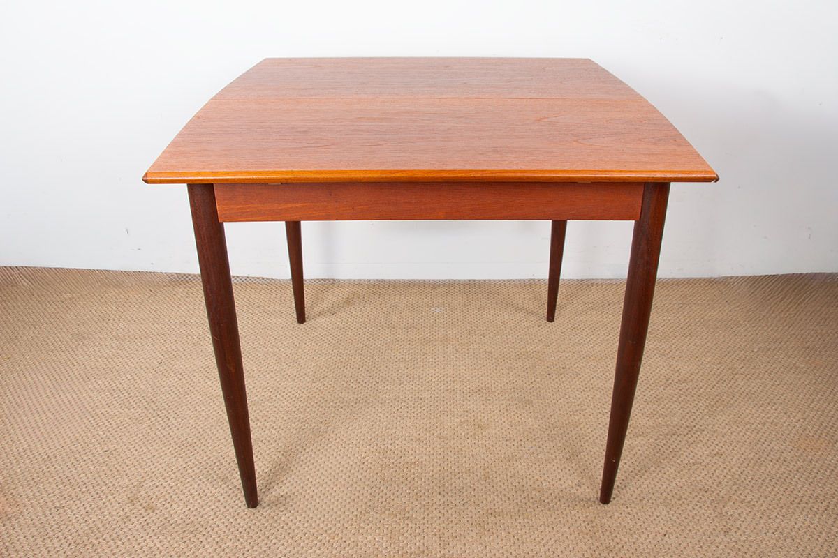 Petite table à manger danoise carrée/oblongue extensible en teck, années 1960. photo Mobilier