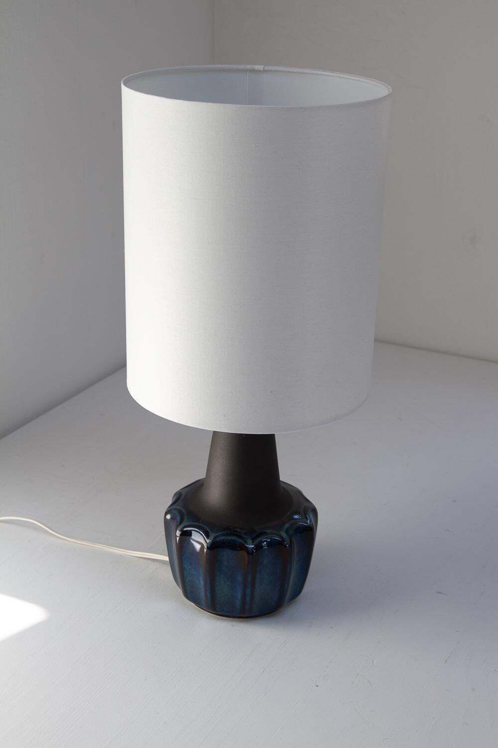 Danish Modern Blue Ceramic Table Lamp 1051 By Einar Johansen For Søholm, 1960s. photo vinterior