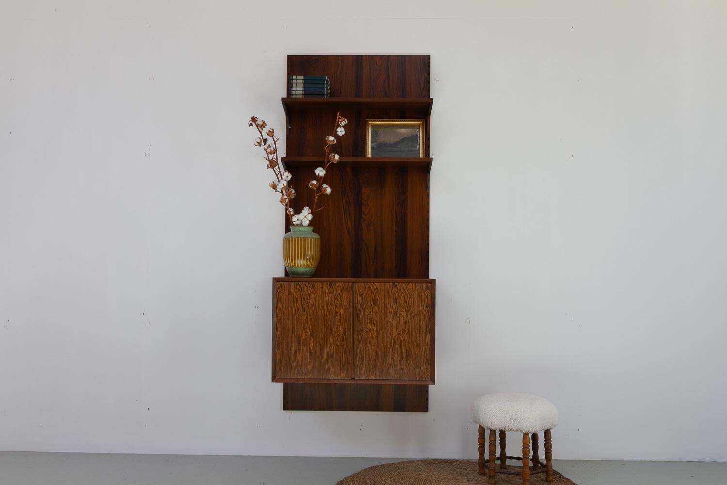 photo vintage Danish Modern 1 Bay Walnut Modular Wall Unit By Poul Cadovius For Cado 1960s.