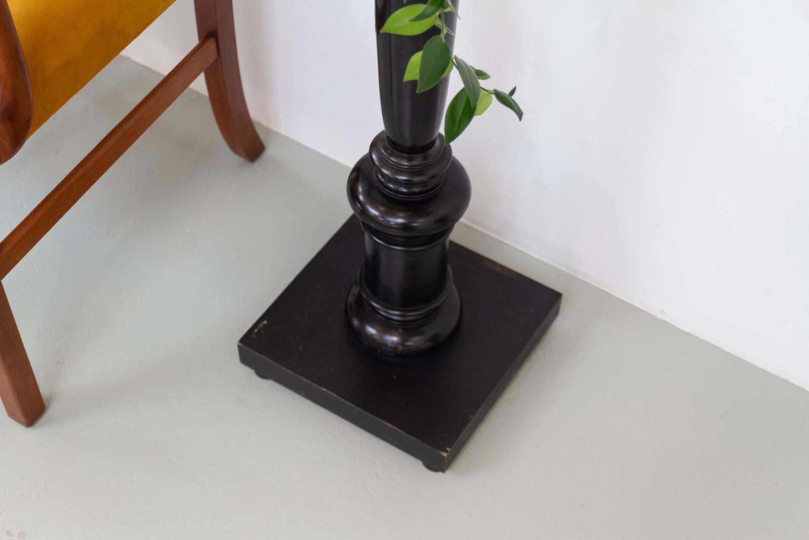 photo vintage Danish Antique Wooden Pedestal Column, 1910s.