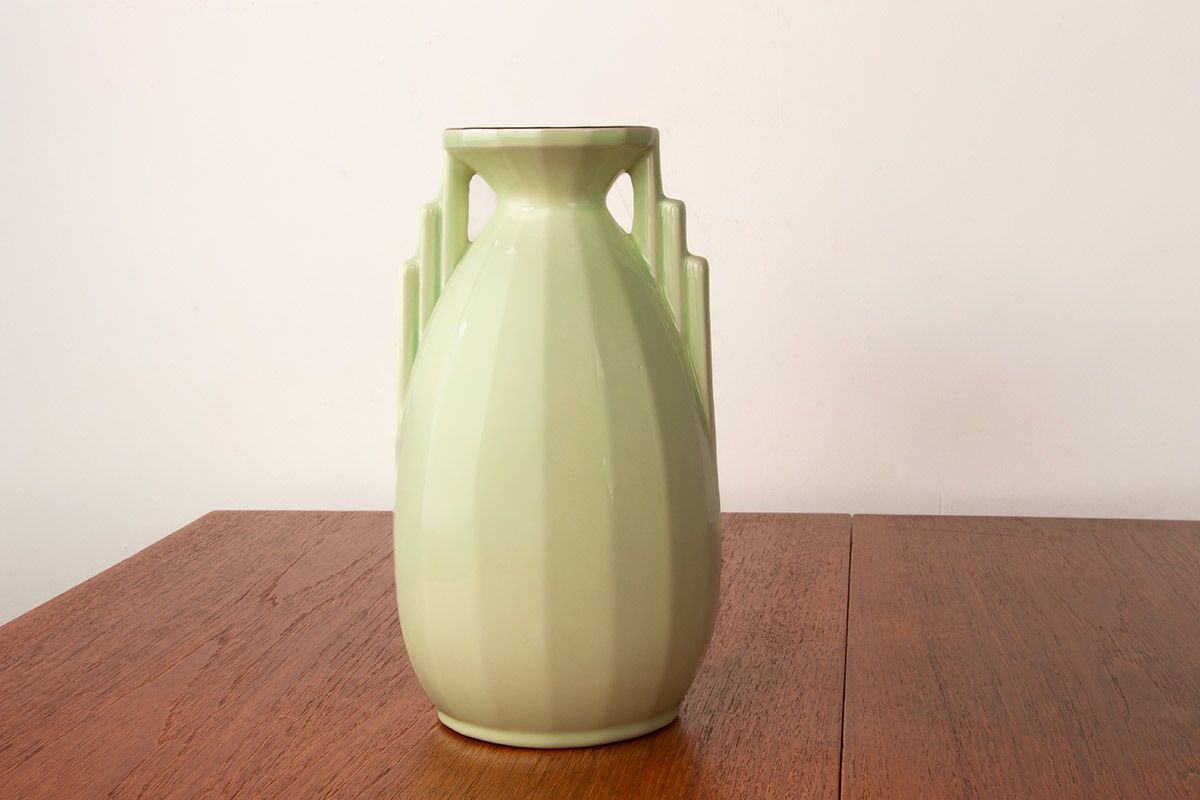 Vase Art déco en faïence fine vert pomme, par la manufacture Digoin Sarreguemines, 1960. photo vinterior