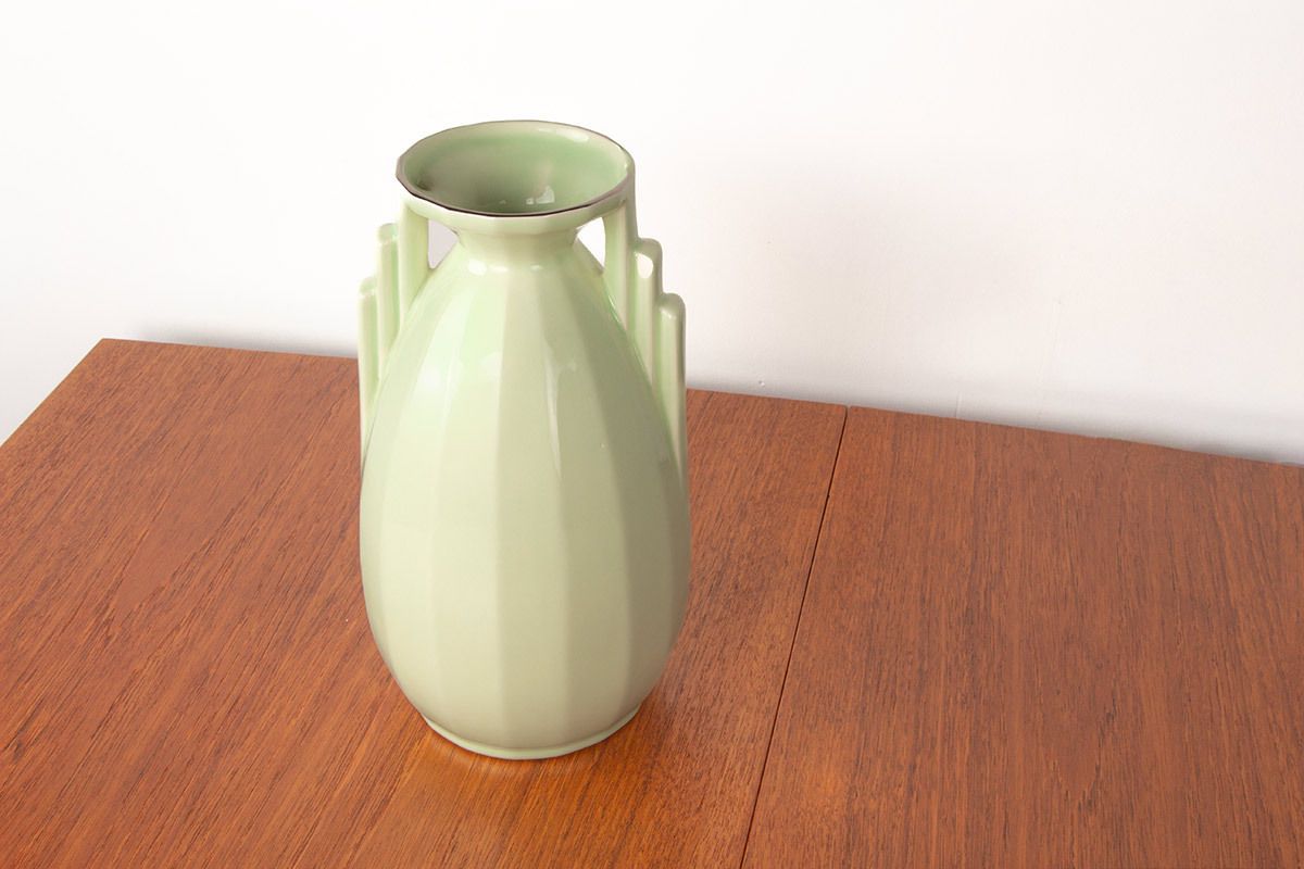 photo for sale Vase Art déco en faïence fine vert pomme, par la manufacture Digoin Sarreguemines, 1960.