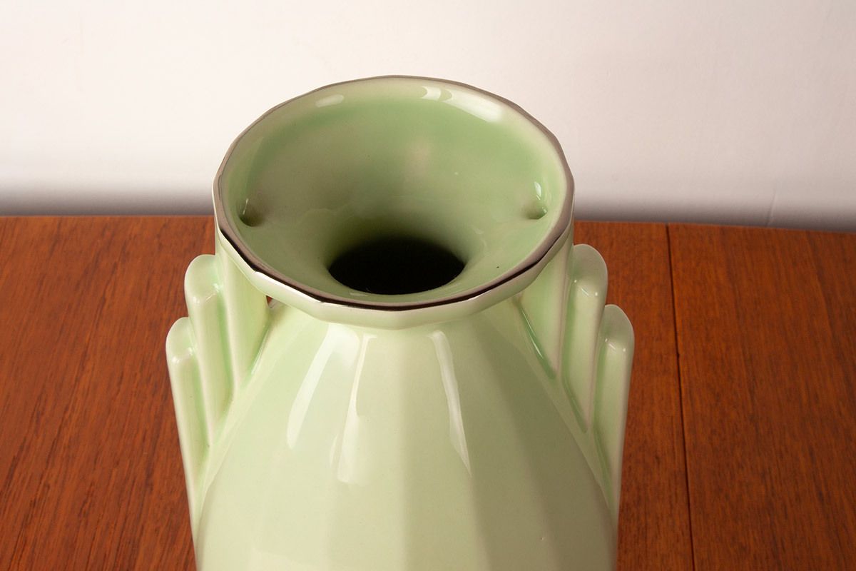 Décoration Vase Art déco en faïence fine vert pomme, par la manufacture Digoin Sarreguemines, 1960. photo