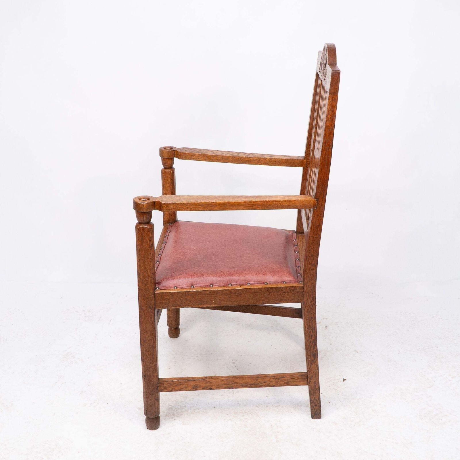 A Set Of Four Arts And Crafts Dining Chairs With Nicely Carved Floral Decoration photo vinterior