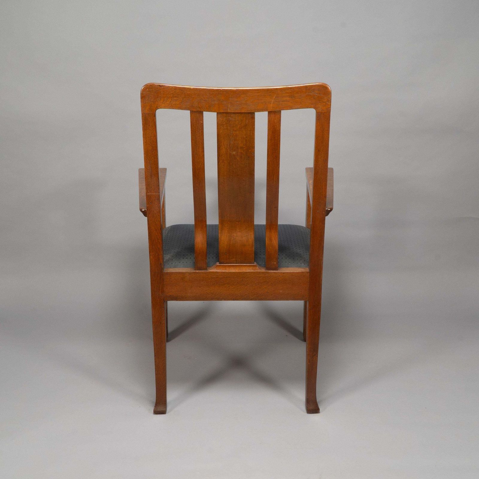 C R Ashbee For The Guild Of Handicraft. A Rare Arts And Crafts Oak Armchair photo vinterior